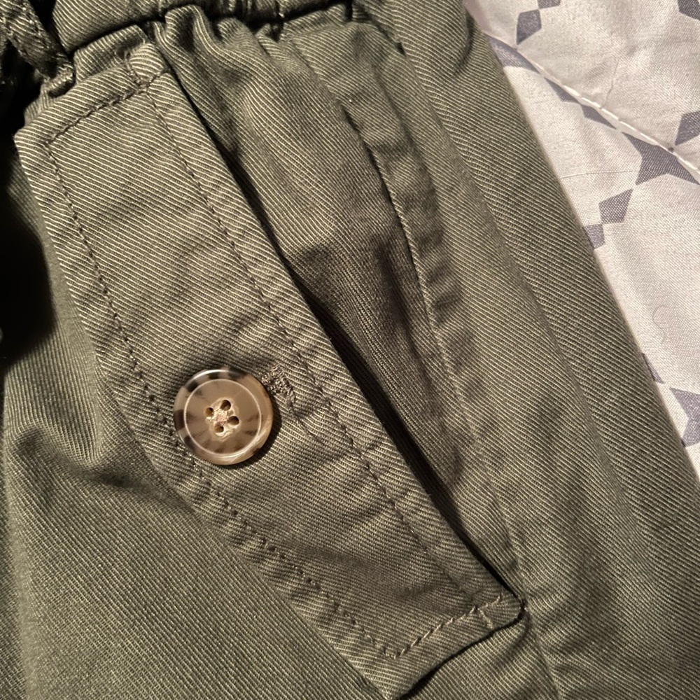 Loft green skirt with elastic band and tie.